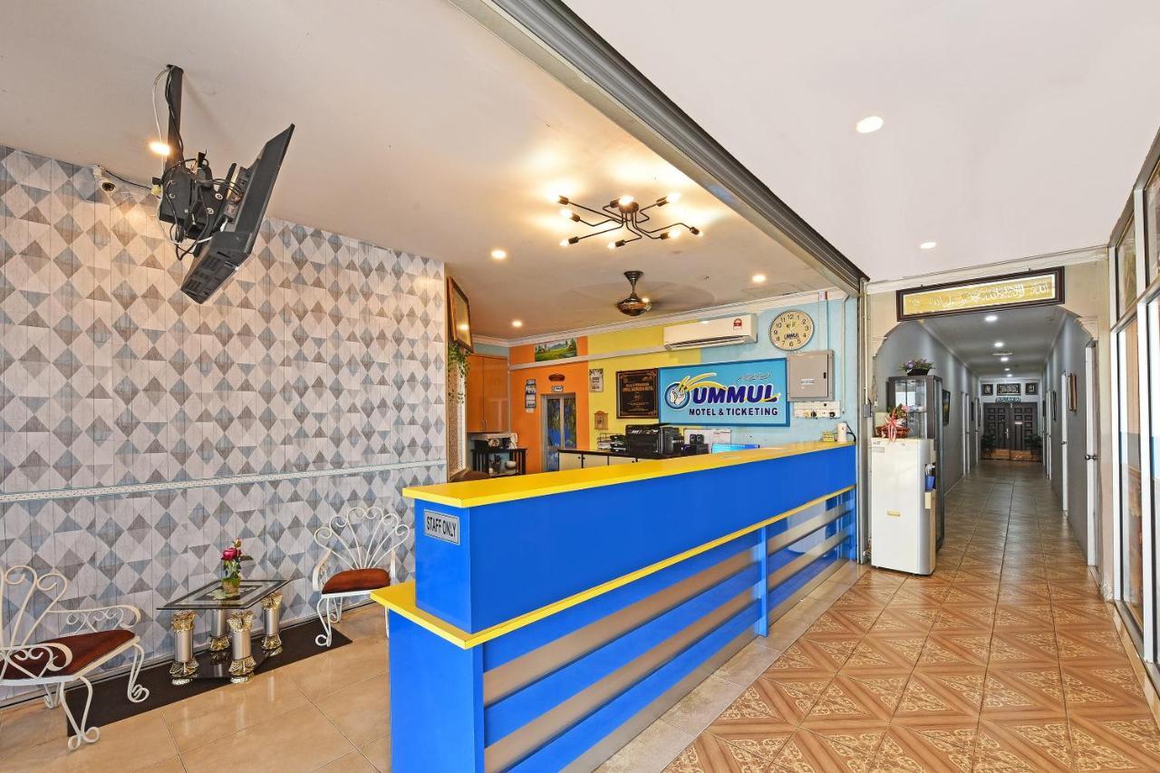 Capital O 90614 Cvia Ummul Hotel Padang Besar Buitenkant foto