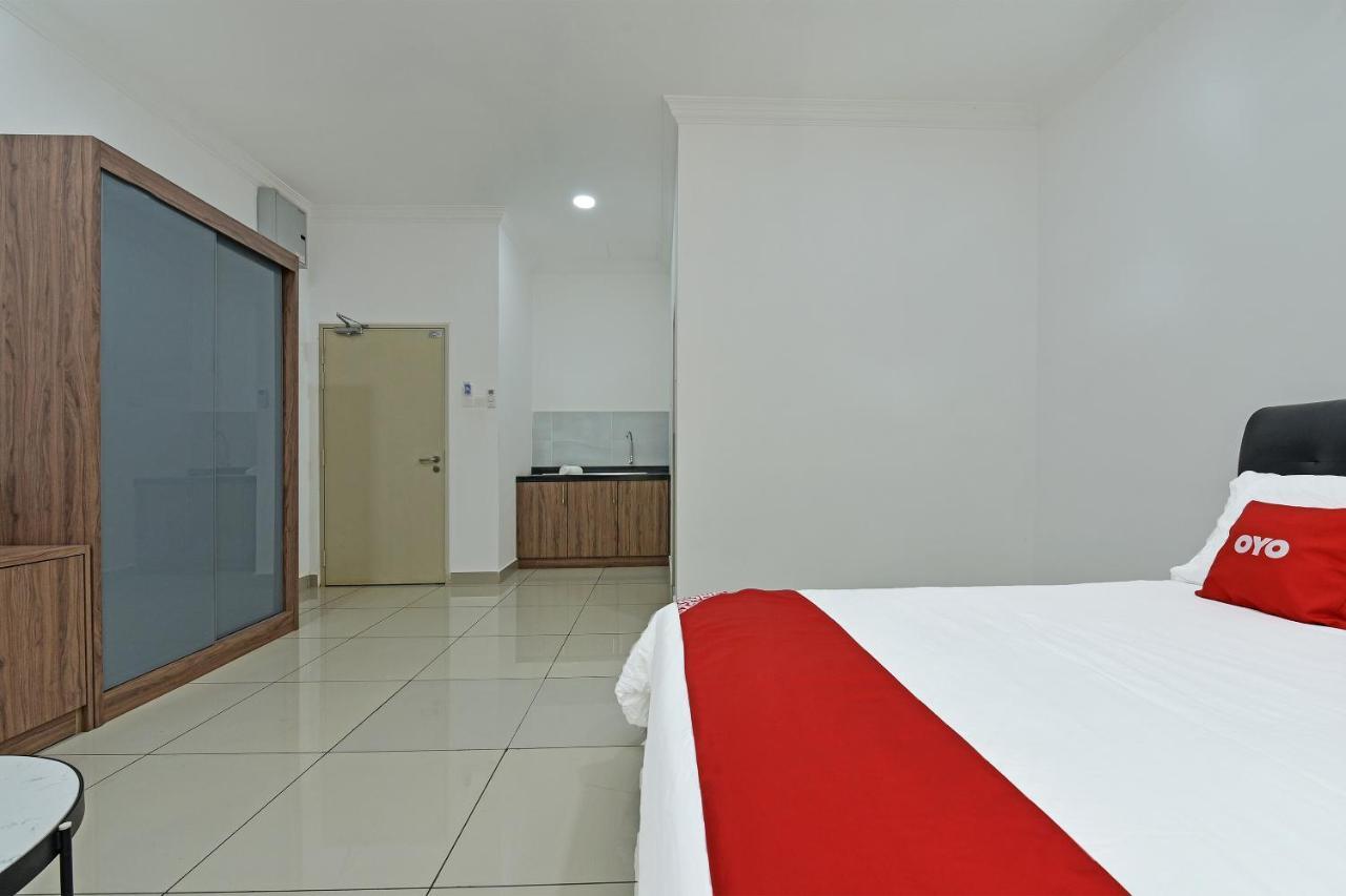 Capital O 90614 Cvia Ummul Hotel Padang Besar Buitenkant foto