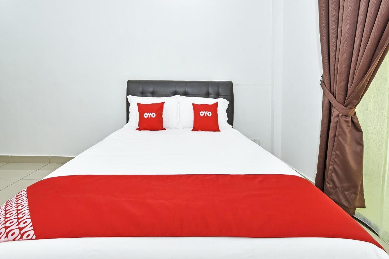 Capital O 90614 Cvia Ummul Hotel Padang Besar Buitenkant foto