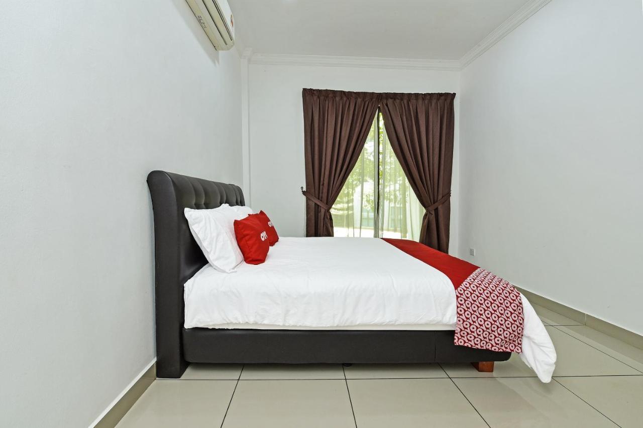 Capital O 90614 Cvia Ummul Hotel Padang Besar Buitenkant foto
